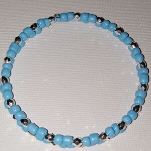 💍Light blue and silver beaded memory wire bracelet